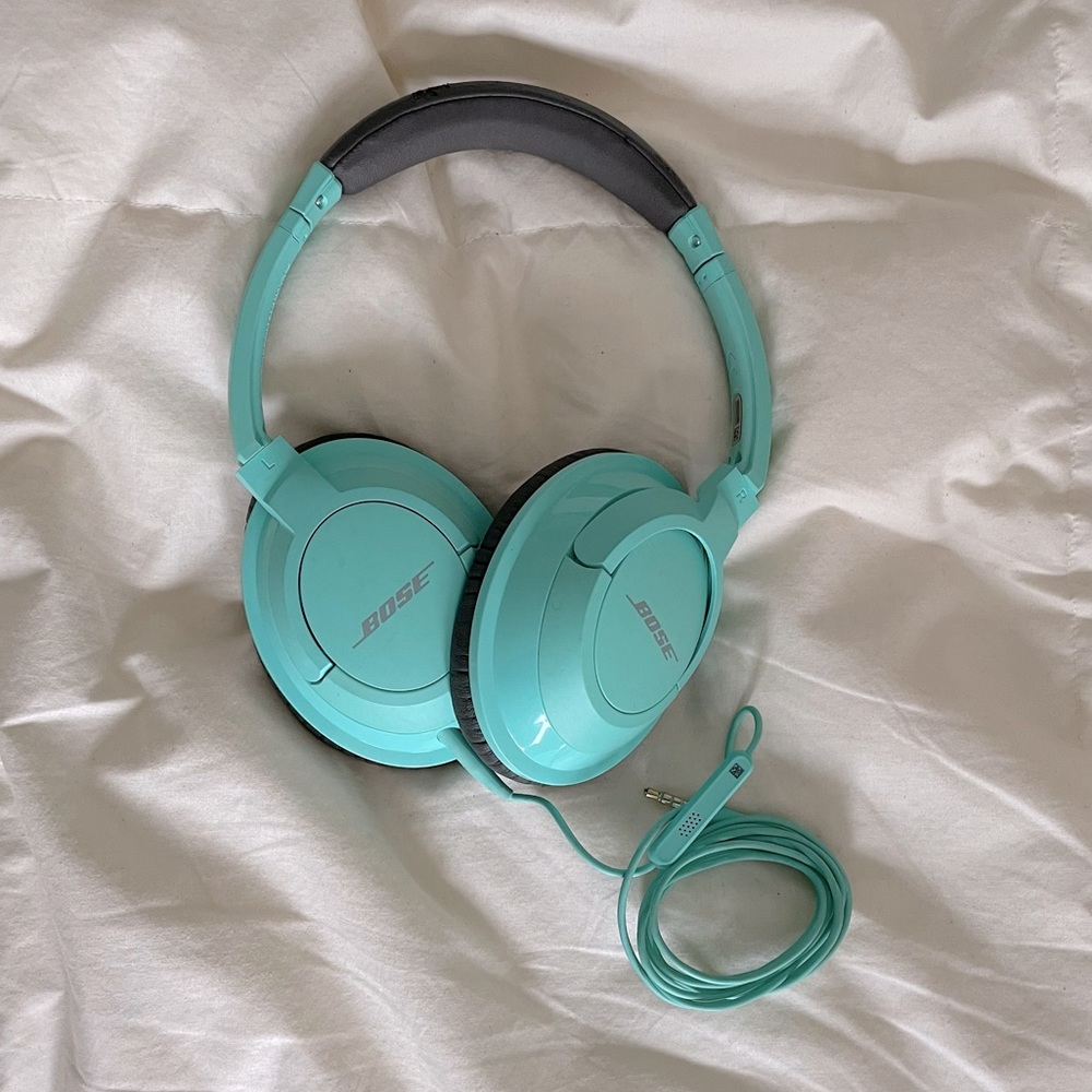 BOSE Noise Cancelling headphones